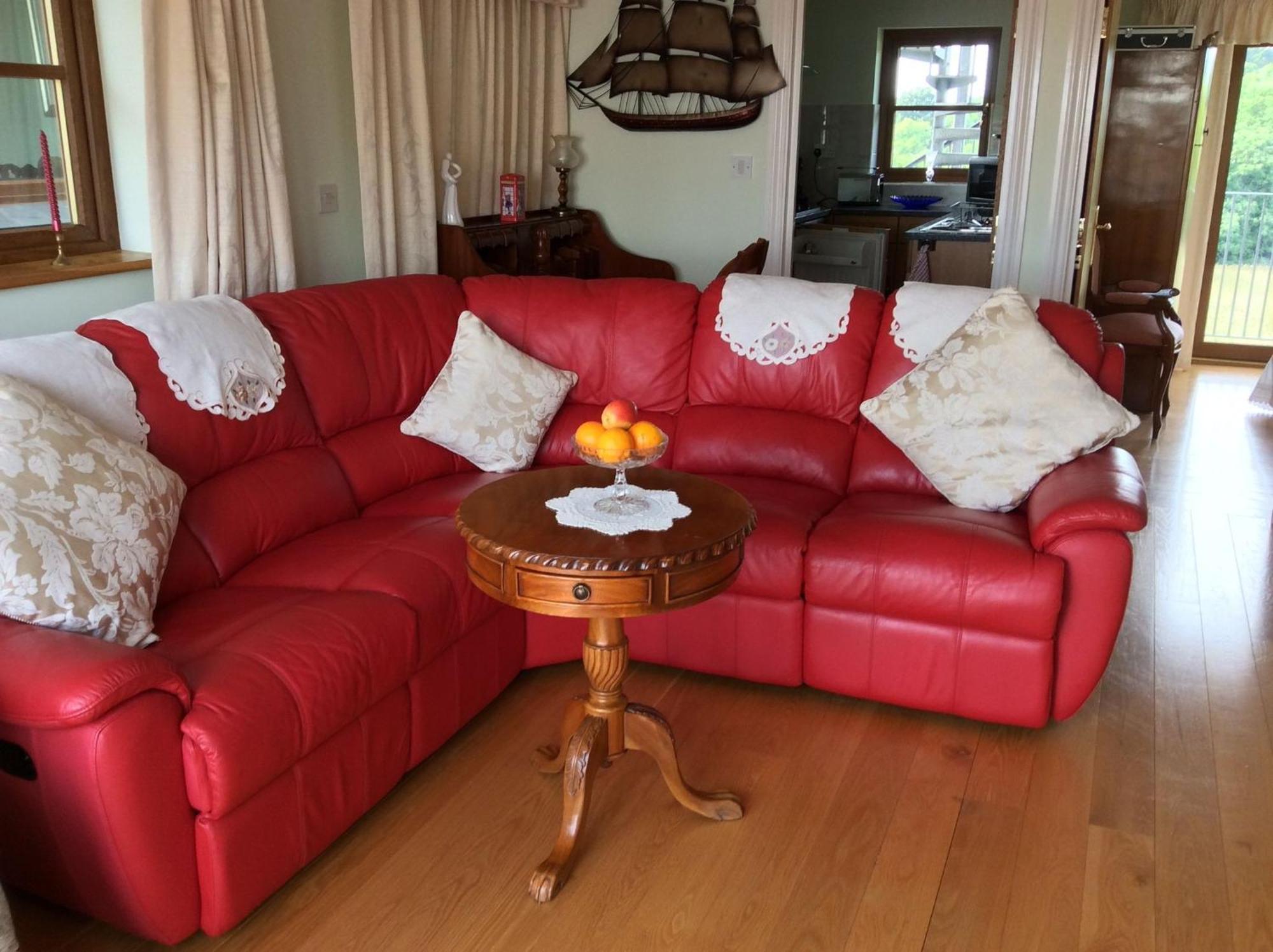 טרורו Room In Apartment - Bluebell Apartment Suite With Separate Lounge Area מראה חיצוני תמונה